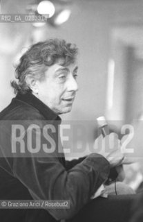 PARIGI 1977 FRANCO BASAGLIA © ARCHIVIO Graziano Arici/Rosebud2  CONFERENZA PARIGI PSICHIATRA FRANCO BASAGLIA CENTRE JEAN WIER OSPEDALE PSICHIATRICO TRIESTE