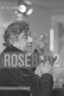 PARIGI 1977 FRANCO BASAGLIA © ARCHIVIO Graziano Arici/Rosebud2  CONFERENZA PARIGI PSICHIATRA FRANCO BASAGLIA CENTRE JEAN WIER OSPEDALE PSICHIATRICO TRIESTE