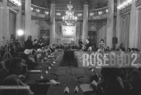 VENEZIA 1977 CONVEGNO LETTERATURA BIENNALE 77 IL DISSENSO CULTURALE © ARCHIVIO Graziano Arici/Rosebud2  LIBERTA’ E SOCIALISMO MOVIMENTI STORICI DEL DISSENSO SALA NAPOLEONICA SAN MARCO