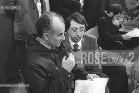 VENEZIA 1977 LUIGI NONO E VESARE DE MICHELIS © ARCHIVIO Graziano Arici/Rosebud2  CONVEGNO BIENNALE 77 IL DISSENSO CULTURALE SCUOLA GRANDE SAN GIOVANNI EVANGELISTA RIFLESSIONI PER IL FUTURO CONVEGNO SULLA BIENNALE 1974-1977 COMPOSITORE LUIGI NONO CESARE DE MICHELIS