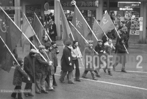 MESTRE 1978 MANIFESTAZIONE PCI © ARCHIVIO Graziano Arici/Rosebud2  MANIFESTAZIO E PROTESTA POLITICA PARTITO COMUNISTA ITALIANO STRISCIONI CORTEO MANIFESTANTI