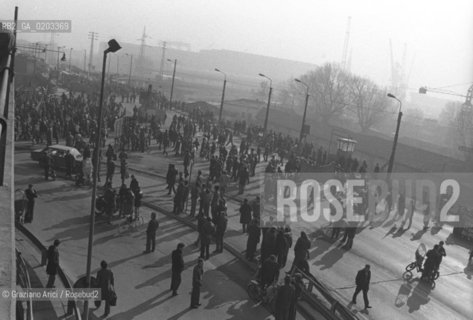 MARGHERA 1978 SCIOPERO MONTEDISON © ARCHIVIO Graziano Arici/Rosebud2  SCIOPERO OPERAI FABBRICA MONTEDISON MARGHER MANIFESTAZIONE