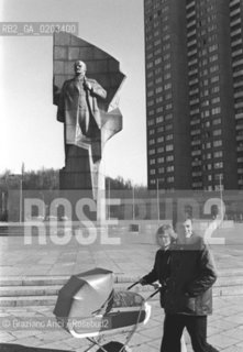 BERLINO 1978 MONUMENTO STATUA LENIN © ARCHIVIO Graziano Arici/Rosebud2  BERLINO EST CITTA MONUMENTO LENIN REPUBBLICA DEMOCRATICA TEDESCA