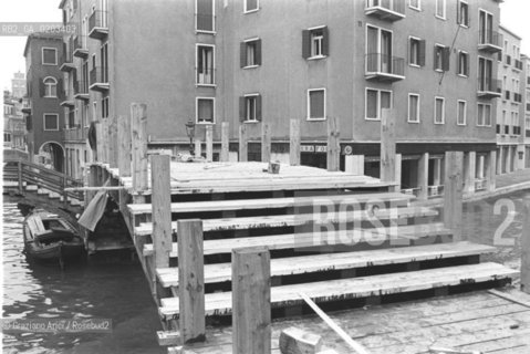 VENEZIA 1978 COSTRUZIONE PONTE © ARCHIVIO Graziano Arici/Rosebud2  COSTRUZIONE PONTE PIAZZALE ROMA TRE PONTI EDILIZIA