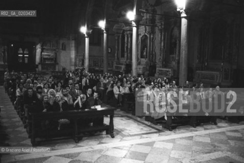VENEZIA 1978 ABBADO E LORCHESTRA DA CAMERA DI VENEZIA © ARCHIVIO Graziano Arici/Rosebud2  MUSICA DIRETTORE ORCHESTRA ROBERTO ABBADO ORCHESTRA DA CAMERA DI VENEZIA CHIESA SANTO STEFANO