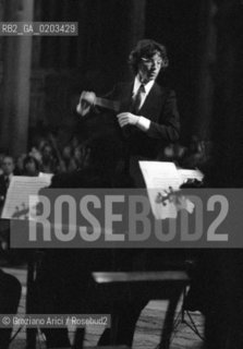 VENEZIA 1978 ABBADO E LORCHESTRA DA CAMERA DI VENEZIA © ARCHIVIO Graziano Arici/Rosebud2  MUSICA DIRETTORE ORCHESTRA ROBERTO ABBADO ORCHESTRA DA CAMERA DI VENEZIA CHIESA SANTO STEFANO