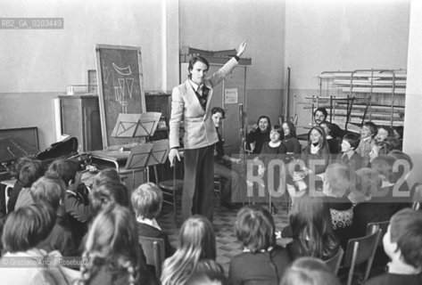 VENEZIA 1978 CORSO DI MUSICA COMUNE © ARCHIVIO Graziano Arici/Rosebud2  CORSO MUSICA COMUNE BAMBINI SCUOLA INSEGNANTI