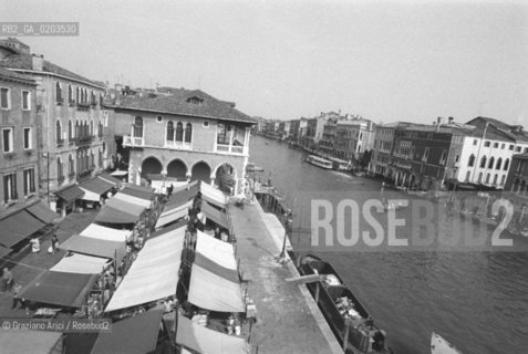 MERCATO DI RIALTO VISTO DALLALTO © ARCHIVIO Graziano Arici/Rosebud2  RIALTO MERCATO ORTOFRUTTICOLO VEDUTA