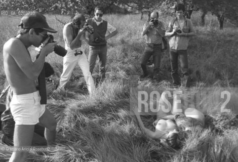 VENEZIA 1979 WORKS SHOPS CON IL FOTOGRAFO LUCIEN CLERGUE © ARCHIVIO Graziano Arici/Rosebud2  MOSTRA VENEZIA79 LA FOTOGRAFIA WORKS SHOPS LAZZARETTO NUOVO