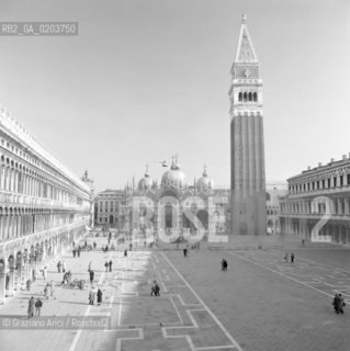 VENEZIA 1979 VISUALE PIAZZA SAN MARCO © ARCHIVIO Graziano Arici/Rosebud2  PIAZZA SAN MARCO BASILICA CAMPANILE VEDUTA DALLALTO