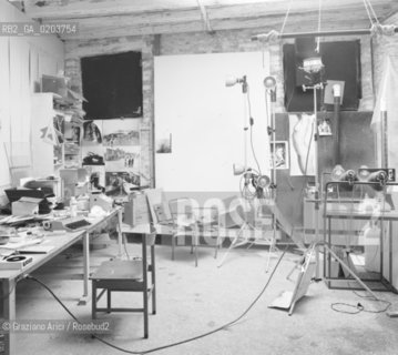 VENEZIA 1979 INTERNI STUDIO SMITH © ARCHIVIO Graziano Arici/Rosebud2  INTERNI STUDIO FOTOGRAFICO FOTOGRAFO MARK SMITH
