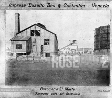 VENEZIA 1980 GASOMETRI A SANTA MARTA ARCHIVIO STORICO EX FABBRICHE © ARCHIVIO Graziano Arici/Rosebud2  ARCHEOLOGIA INDUSTRIALE VENEZIA