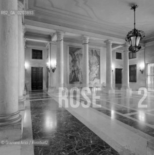 VENEZIA 1983 ATRIO DI PALAZZO GRASSI © ARCHIVIO Graziano Arici/Rosebud2  ATRIO SALONE INTERNI PALAZZO GRASSI