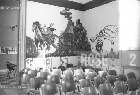 VENEZIA 1977 SCRITTE SUI MURI DELLO IUAV © ARCHIVIO Graziano Arici/Rosebud2  SEDE ARCHITETTURA UNIVERSITA DISENI SCRITTE MURI INDIANI FUORI DALLE RISERVE