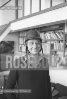 PARIGI 1977 FRANCO BASAGLIA CON ELMETTO © ARCHIVIO Graziano Arici/Rosebud2  PSICHIATRA FRANCO BASAGLIA OSPEDALE PSICHIATRICO TRIESTE