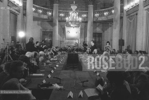 VENEZIA 1977 CONVEGNO LETTERATURA BIENNALE 77 IL DISSENSO CULTURALE © ARCHIVIO Graziano Arici/Rosebud2  LIBERTA’ E SOCIALISMO MOVIMENTI STORICI DEL DISSENSO SALA NAPOLEONICA SAN MARCO