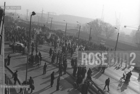 MARGHERA 1978 SCIOPERO MONTEDISON © ARCHIVIO Graziano Arici/Rosebud2  SCIOPERO OPERAI FABBRICA MONTEDISON MARGHER MANIFESTAZIONE