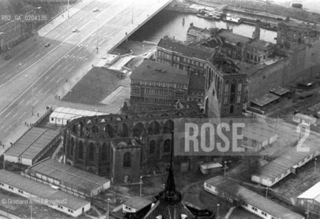 BERLINO 1978 CHIESA VISTA DALLALTO © ARCHIVIO Graziano Arici/Rosebud2  FOTO AEREA  BERLINO EST CHIESA  REPUBBLICA DEMOCRATICA TEDESCA