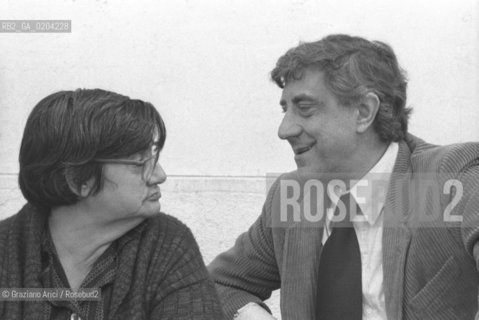 VENEZIA 1979 FRANCO BASAGLIA CON PAZIENTE ©ARCHIVIO Graziano Arici/Rosebud2 PSICHIATRA FRANCO BASAGLIA OSPEDALE PSICHIATRICO PROVINCIALE TRIESTE