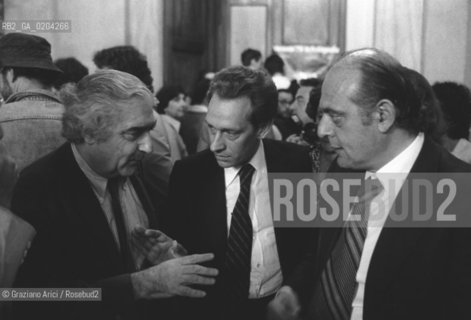 .VENEZIA 1979  DIRETTORE INTERNATIONAL CENTER OF PHOTOGRAPHY CAPA CORNELL COL VICESINDACO  GIANNI PELLICANI E L ASSESSORE ALLA CULTURA PAOLO PERUZZA © ARCHIVIO Graziano Arici/Rosebud2  INAUGURAZIONE MOSTRA VENEZIA 79 LA FOTOGRAFIA ASSESSORATO ALLA CULTURA