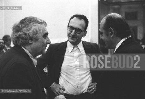 VENEZIA 1979  DIRETTORE INTERNATIONAL CENTER OF PHOTOGRAPHY CAPA CORNELL COL VICESINDACO  GIANNI PELLICANI E LO STORICO DELLARTE VLADIMIRO DORIGO © ARCHIVIO Graziano Arici/Rosebud2  INAUGURAZIONE MOSTRA VENEZIA 79 LA FOTOGRAFIA ASSESSORATO ALLA CULTURA