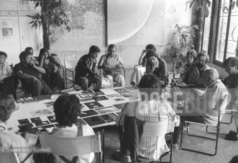 VENEZIA 1979 WORKS SHOPS CON IL FOTOGRAFO LUIGI VERONESI © ARCHIVIO Graziano Arici/Rosebud2  MOSTRA VENEZIA 79 LA FOTOGRAFIA WORKS SHOPS PALAZZO FORTUNY