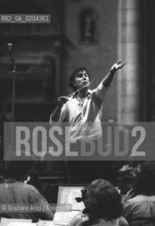 VENEZIA 1979 DIRETTORE DORCHESTRA CARLO ABBADO © ARCHIVIO Graziano Arici/Rosebud2  MUSICA CONCERTO ORCHESTRA GIOVANI COMUNITA EUROPEA CHIESA SANTO STEFANO