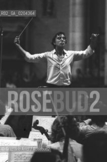VENEZIA 1979 DIRETTORE DORCHESTRA CARLO ABBADO © ARCHIVIO Graziano Arici/Rosebud2  MUSICA CONCERTO ORCHESTRA GIOVANI COMUNITA EUROPEA CHIESA SANTO STEFANO