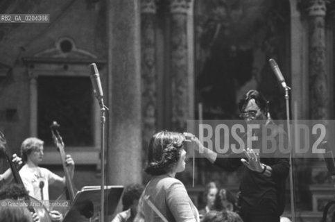VENEZIA 1979 DIRETTORE DORCHESTRA CARLO ABBADO © ARCHIVIO Graziano Arici/Rosebud2  MUSICA CONCERTO ORCHESTRA GIOVANI COMUNITA EUROPEA CHIESA SANTO STEFANO