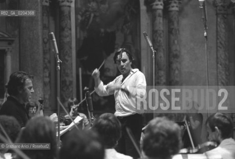 VENEZIA 1979 DIRETTORE DORCHESTRA CARLO ABBADO © ARCHIVIO Graziano Arici/Rosebud2  MUSICA CONCERTO ORCHESTRA GIOVANI COMUNITA EUROPEA CHIESA SANTO STEFANO