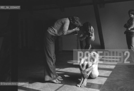 VENEZIA 1979 WORKS SHOPS CON IL FOTOGRAFO LUCIEN CLERGUE © ARCHIVIO Graziano Arici/Rosebud2  MOSTRA VENEZIA79 LA FOTOGRAFIA WORKS SHOPS PALAZZO FORTUNY