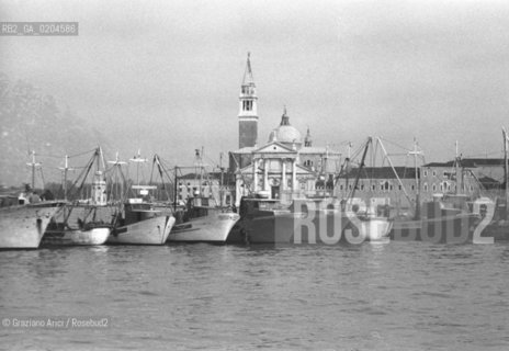 VENEZIA 1980 PROTESTA PESCATORI © ARCHIVIO Graziano Arici/Rosebud2  MANIFESTAZIONE PROTESTA PESCA CHIOGGIA BARCHE