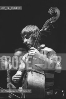 MESTRE 1980 MANIFESTAZIONE MESTRE JAZZ 80 JAZZISTA BARRY GUY  © ARCHIVIO Graziano Arici/Rosebud2  MUSICA CONVERSACTIONS