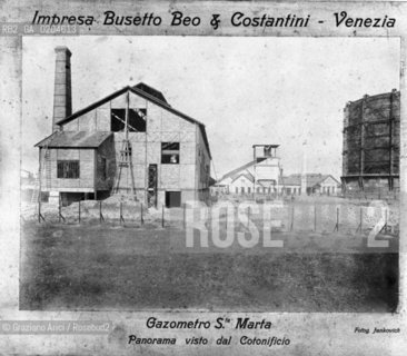 VENEZIA 1980 GASOMETRI A SANTA MARTA ARCHIVIO STORICO EX FABBRICHE © ARCHIVIO Graziano Arici/Rosebud2  ARCHEOLOGIA INDUSTRIALE VENEZIA
