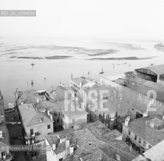 VENEZIA 1982 VEDUTA DAL CAMPANILE DI SAN FRANCESCO DELLA VIGNA © ARCHIVIO Graziano Arici/Rosebud2  BARENA LAGUNA