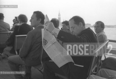 VENEZIA 1980 ANTONELLO TROMBADORI IN VAPORETTO © ARCHIVIO Graziano Arici/Rosebud2  POLITICO CRITICO STORICO ARTE