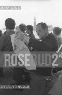 VENEZIA 1980 ANTONELLO TROMBADORI IN VAPORETTO © ARCHIVIO Graziano Arici/Rosebud2  POLITICO CRITICO STORICO ARTE