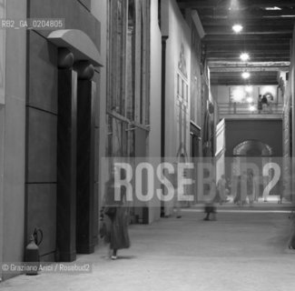 VENEZIA 1980  CORDERIE PER LA 39ESIMA BIENNALE ARCHITETTURA © ARCHIVIO Graziano Arici/Rosebud2  COSTRUZIONE STRADA NOVISSIMA ARSENAL