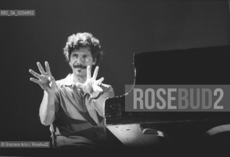 VENEZIA 1980 CHICK COREA  © ARCHIVIO Graziano Arici/Rosebud2  PIAZZA FERRETTO COMUNE MUSICA PIANISTA TECLADISTA JAZZ CHICK COREA ARMANDO ANTHONY