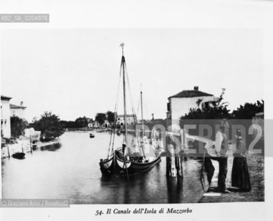 VENEZIA 1980 IL CANALE DELLISOLA MAZZORBO © ARCHIVIO Graziano Arici/Rosebud2  FOTOGRAFIE VENEZIA 1800