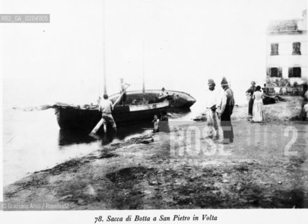 VENEZIA 1980 SACCA DI BOTTA A SAN PIETRO IN VOLTA © ARCHIVIO Graziano Arici/Rosebud2  FOTOGRAFIE VENEZIA 1800