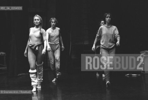 VENEZIA 1981 DANZATRICE COREOGRAFA CAROLYN CARSON © ARCHIVIO Graziano Arici/Rosebud2  BIENNALE DANZA 81 PROVE BALLO UNDICI ONDE TEATRO MALIBRAN