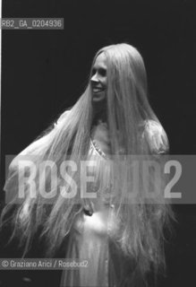 VENEZIA 1981 DANZATRICE COREOGRAFA CAROLYN CARSON © ARCHIVIO Graziano Arici/Rosebud2  BIENNALE DANZA 81 BALLO UNDICI ONDE TEATRO MALIBRAN