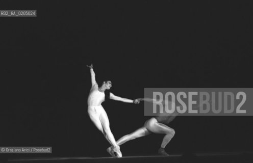 VENEZIA 1981 BALLERINA EKATERINA MAXIMOVA BALLERINO VLADIMIR VASSILEV © ARCHIVIO Graziano Arici/Rosebud2  SPETTACOLO BALLETTO  GALA PIAZZA SAN MARCO BIENNALE DANZA 81