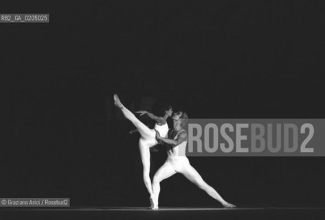 VENEZIA 1981 BALLERINA EKATERINA MAXIMOVA BALLERINO VLADIMIR VASSILEV © ARCHIVIO Graziano Arici/Rosebud2  SPETTACOLO BALLETTO  GALA PIAZZA SAN MARCO BIENNALE DANZA 81