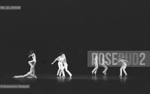VENEZIA 1981 COMPAGNIA DI DANZA DELLA DANZATRICE COREOGRAFA CAROLYN CARSON © ARCHIVIO Graziano Arici/Rosebud2  BIENNALE DANZA 81 BALLETTO UNDICI ONDE TEATRO MALIBRAN