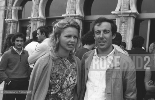 VENEZIA 1981 ATTRICE ANTONELLA INTERLENGHI E SCIATORE GUSTAV TONI © ARCHIVIO Graziano Arici/Rosebud2  BIENNALE 81 CINEMA LIDO VENEZIA