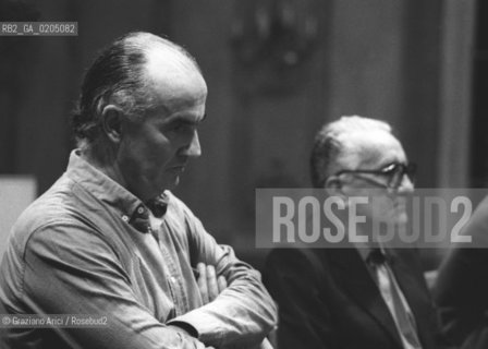 VENEZIA 1981 COMPOSITORE LUIGI NONO E STORICO MUSICALE MASSIMO MILA © ARCHIVIO Graziano Arici/Rosebud2  INCONTRO CONFERENZA SALE APOLLINEE TEATRO LA FENICE