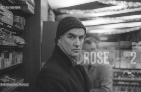 VENEZIA 1982 COMPOSITORE LUIGI NONO IN UN NEGOZIO © ARCHIVIO Graziano Arici/Rosebud2 