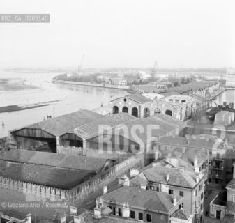 VENEZIA 1982 VEDUTA DAL CAMPANILE DI SAN FRANCESCO DELLA VIGNA © ARCHIVIO Graziano Arici/Rosebud2  ARSENALE CAPANNONI